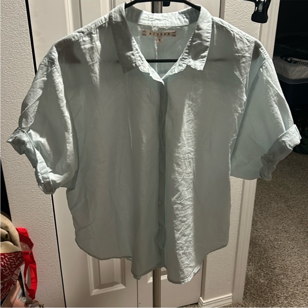 XiRENA light blue shirt, size medium